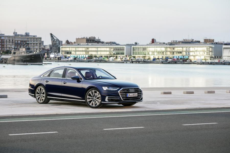  Audi A8 55 TFSI Quattro (D5) 2017 года  (WW) (фото 36 из 40)